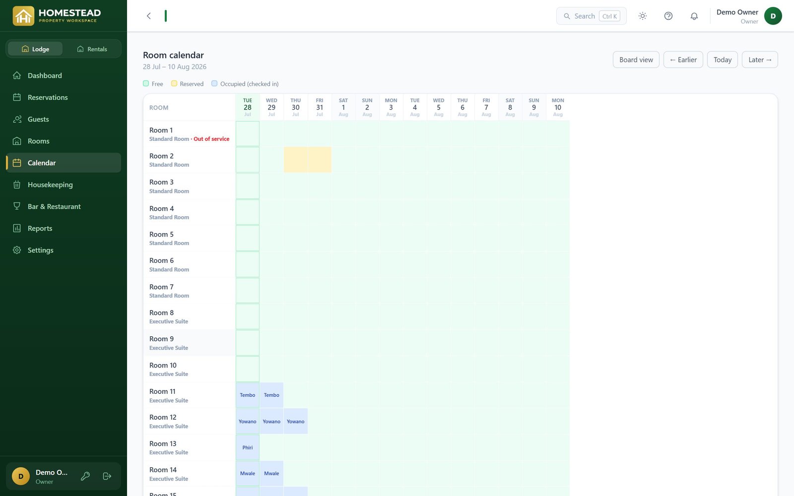 Homestead booking calendar showing room availability and reservations across multiple properties.